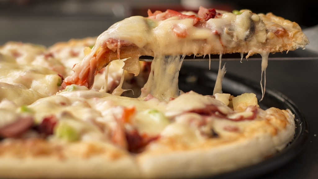 What Is The Minimum Hot Holding Temperature Requirement For Pizza?